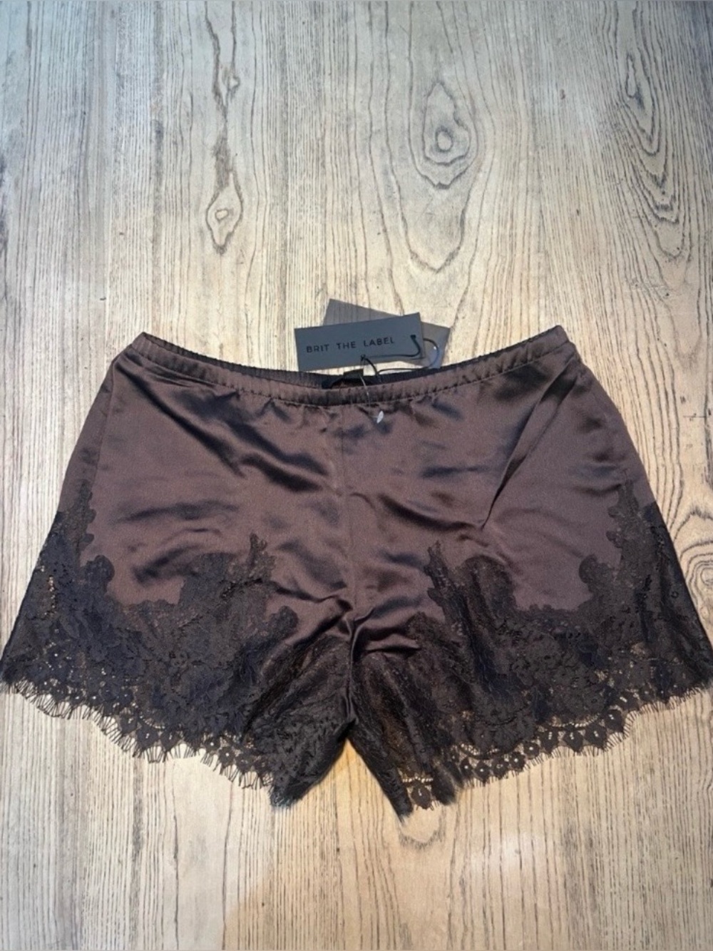 🤎Lace Trim Silky Shorts🤎